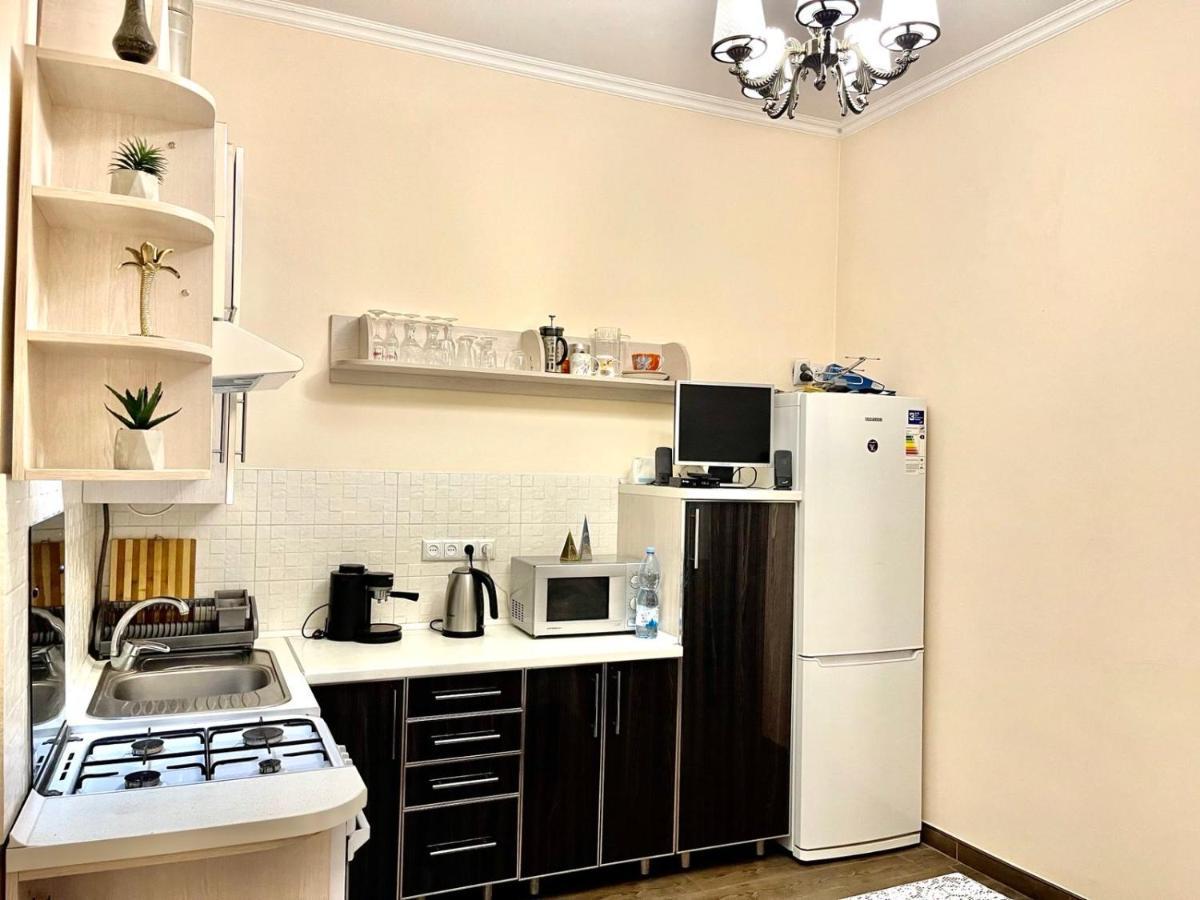 V&O Whitechocolateapt 800 M To Opera Lviv Exterior photo